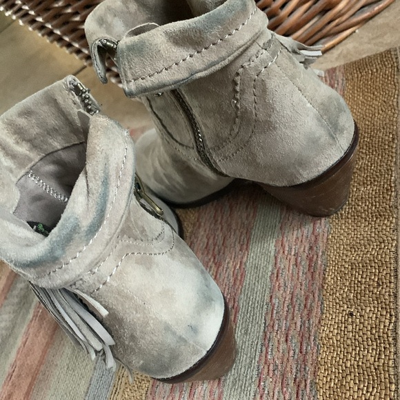 Sam Edelman Louis Distressed Suede Fringe Western Cowboy Ankle Booties Gray 7M - Picture 3 of 9
